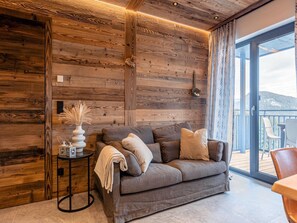 Apartment | Living area - Majestic Apartment With Infinity Pool (Sankt Martin am Tennengebirge)