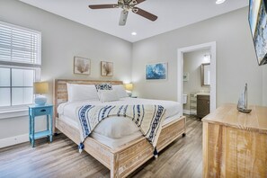 6 bedrooms, iron/ironing board, free WiFi, bed sheets