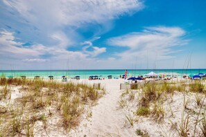 Beach nearby - Seabbatical: Private heated pool, Free golf cart, 2min to beach, Game room (Miramar Beach)