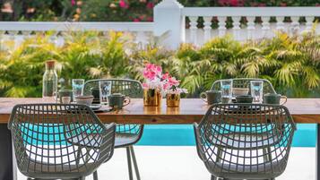 Luxe villa, 4 slaapkamers, privézwembad | Terras