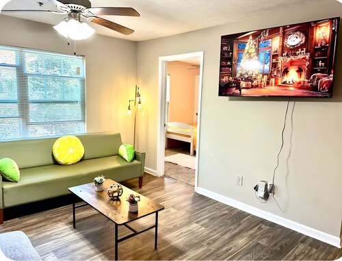 Enchanting 2-bedroom apartment close to Fort Benning