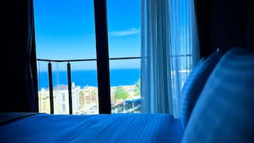 Deluxe Room, Balcony, Sea View | Egyptian cotton sheets, premium bedding, pillowtop beds, minibar