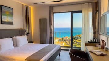 Superior Room | Egyptian cotton sheets, premium bedding, pillow-top beds, minibar