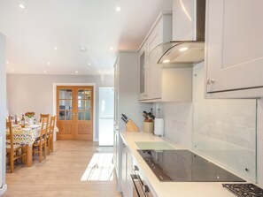 Dishwasher, highchair - 3 bedroom accommodation in Llanfachraeth, near Trearddur Bay (Llanfachraeth, near Trearddur Bay)