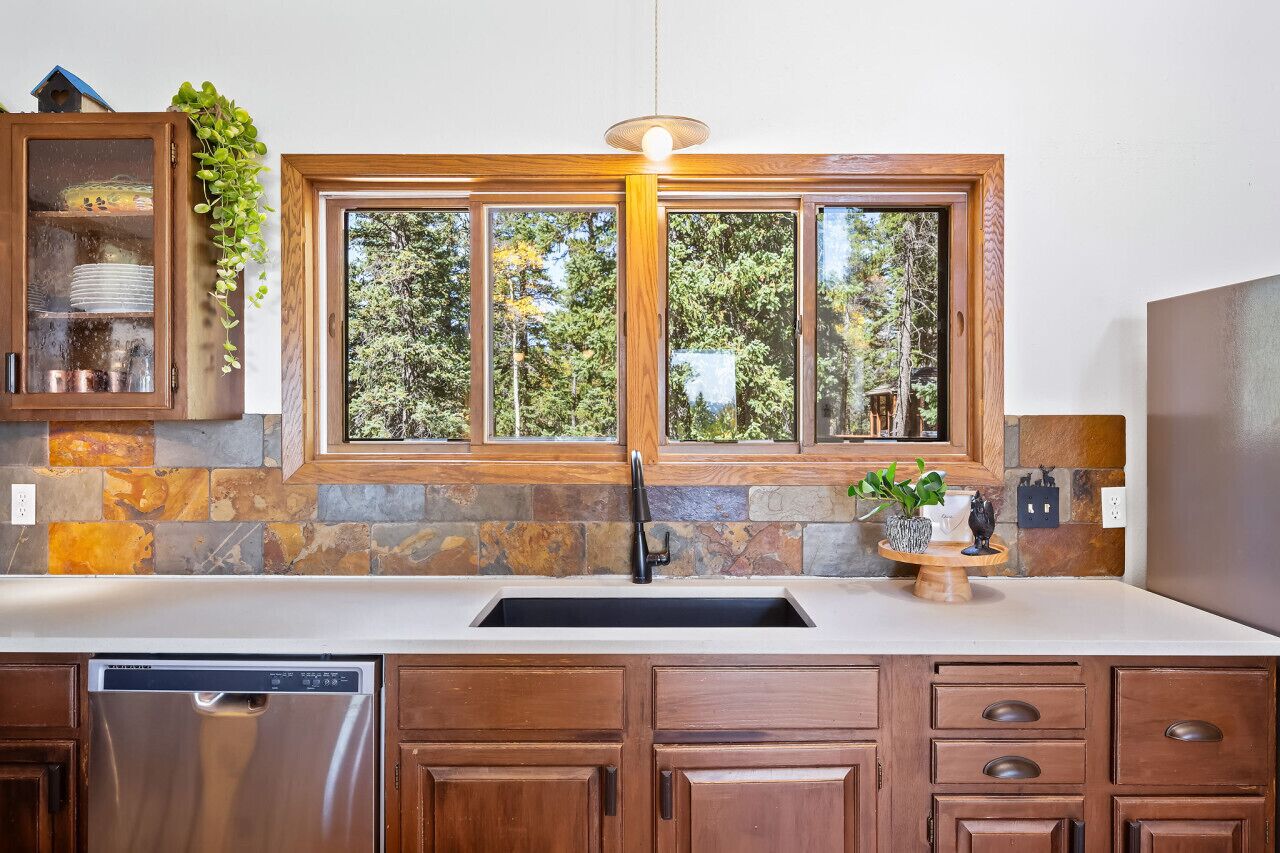 Frigorifero, piano cottura, macchina per tè/caffè