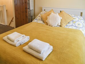 2 室のベッドルーム、WiFi (無料)、ベッドシーツ