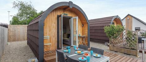 屋外ダイニングエリア