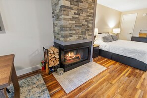1 bedroom, free WiFi, bed sheets - Super Cozy Studio Near Slopes And Shuttle Bus WiFi (Snowshoe)