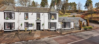 7 bedroom accommodation in Glendevon, near Gleneagles