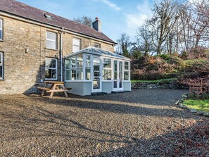 Exterior - East Llwyn - UK41756 (Rhydowen)