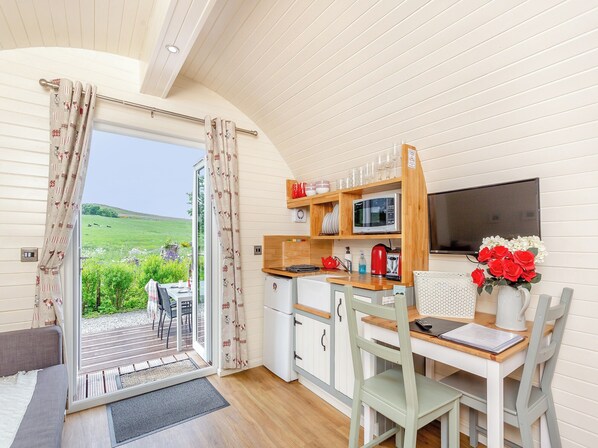 Køkkentøj/tallerkener/redskaber