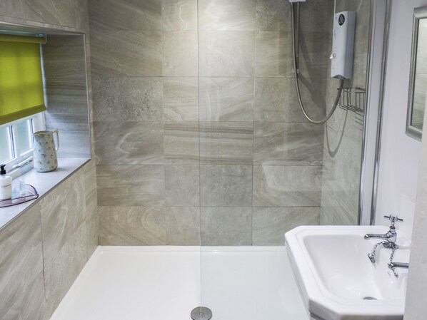 Unclassified image, 1 of 19, button