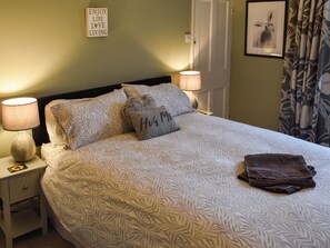 2 bedrooms, free WiFi, bed sheets - 2 bedroom accommodation in Hovingham, near Helmsley (Hovingham, near Helmsley)