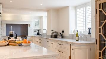 Dishwasher, highchair