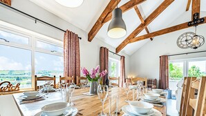 Dining - 5 bedroom accommodation in Llansawel, near Llandeilo (Llansawel, near Llandeilo)