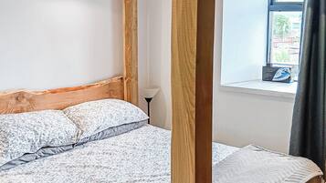 2 bedrooms, free WiFi, bed sheets