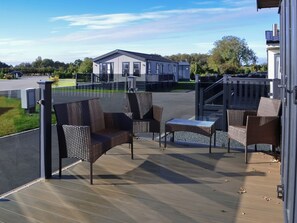 Terrace/patio - 2 bedroom accommodation in Carnaby, near Bridlington (Carnaby, near Bridlington)