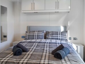 2 bedrooms, free WiFi, bed sheets - 2 bedroom accommodation in Carnaby, near Bridlington (Carnaby, near Bridlington)