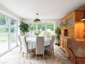 Dining - 6 bedroom accommodation in Caldy, near West Kirby, Wirral (Caldy, near West Kirby, Wirral)