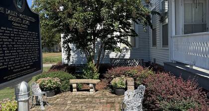 Historic Roberts Home "Night in the Museum" Hotel