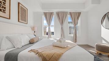 2 camere, una scrivania, ferro/asse da stiro, culla da viaggio