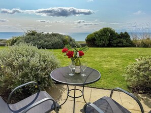 Outdoor dining - No.4 The Links Apartments (Brora)