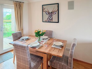 Dining - No.4 The Links Apartments (Brora)