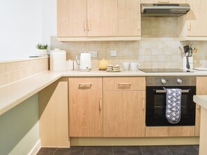 Dishwasher, cookware/dishes/utensils
