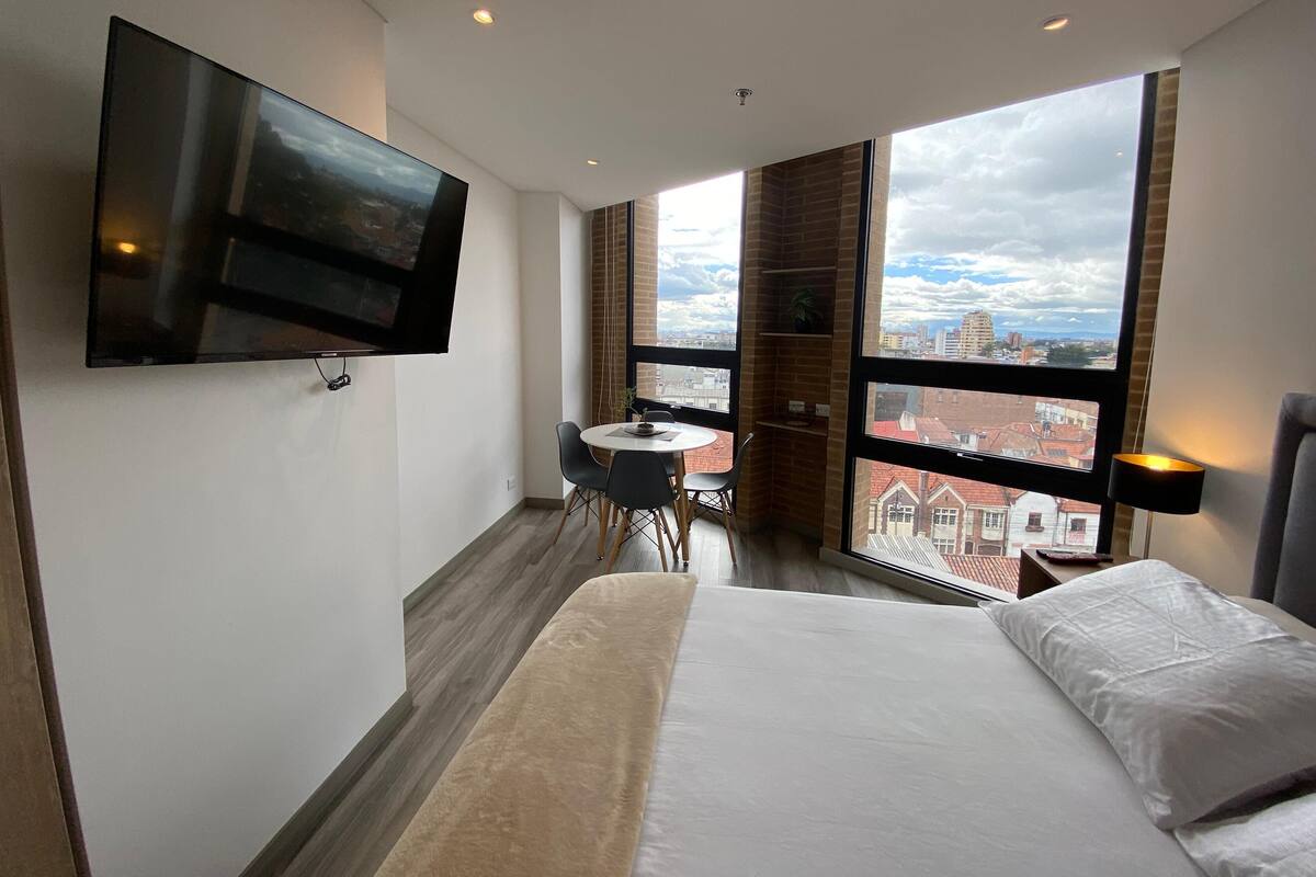 Comfort Apartment, 1 Queen Bed, Kitchen | 1 bedroom, minibar, blackout drapes, soundproofing