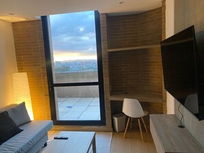 Comfort Apartment, 1 Queen Bed with Sofa bed, Kitchen, Courtyard View | Balcony - Mitika Apartamentos (Bogotá)