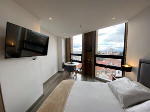 1 habitación, minibar, cortinas blackout y sistema de insonorización 