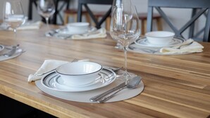 Dining - Winter Water Woodlands - Hot Tub & Sauna Near Boyne Mountain & Lake Charlevoix (Boyne City)