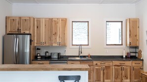 Private kitchen - Winter Water Woodlands - Hot Tub & Sauna Near Boyne Mountain & Lake Charlevoix (Boyne City)