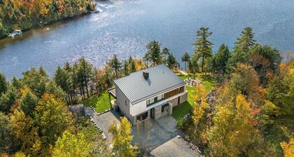 CHALET DE LUXE SUR LE BORD DE L'EAU