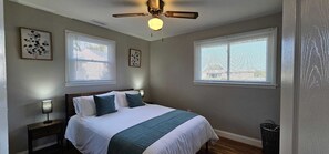 5 bedrooms, desk, free WiFi, bed sheets - Family and pet friendly house (Baltimore)