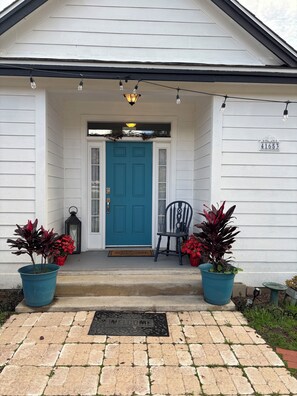 Exterior detail - The Wine Ranch is close to wineries, horses, soccer and pet friendly. (Temecula)