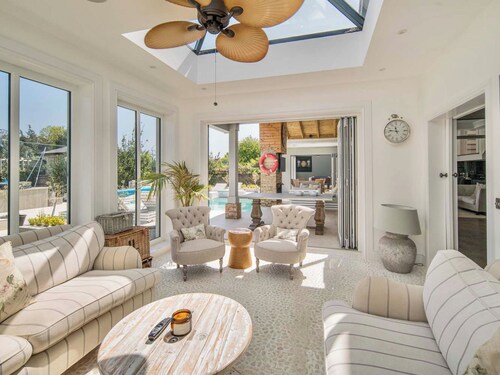 5 bedroom accommodation in Bembridge