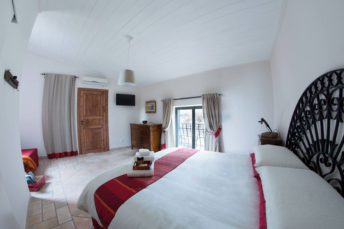 Deluxe Quadruple Room, Park View | WiFi (free)