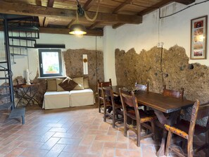 Family Studio Suite, Park View | Living area | TV - Le Terrecotte (Sutri)