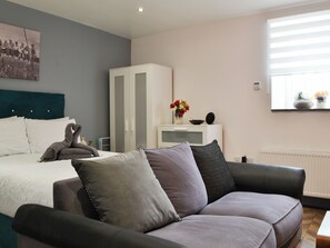 1 Schlafzimmer, kostenloses WLAN, Bettwäsche, Rollstuhlgeeignet