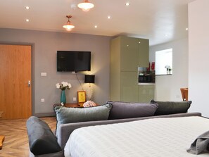 1 quarto, Wi-Fi de cortesia, roupa de cama