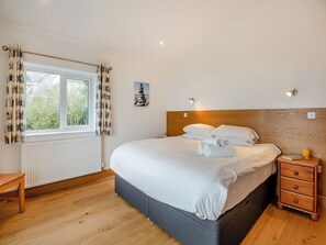 3 bedrooms, free WiFi, bed sheets