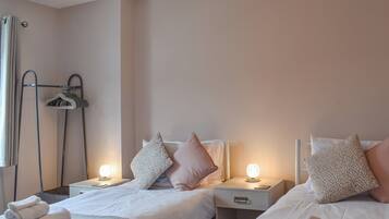 3 bedrooms, free WiFi, bed sheets