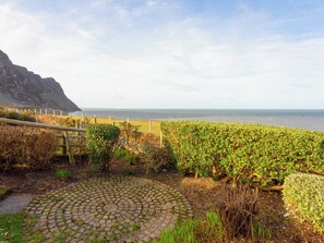 Property grounds - 2 bedroom accommodation in Trefor (Trefor)