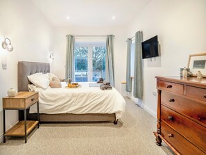 2 quartos, Wi-Fi de cortesia, roupa de cama