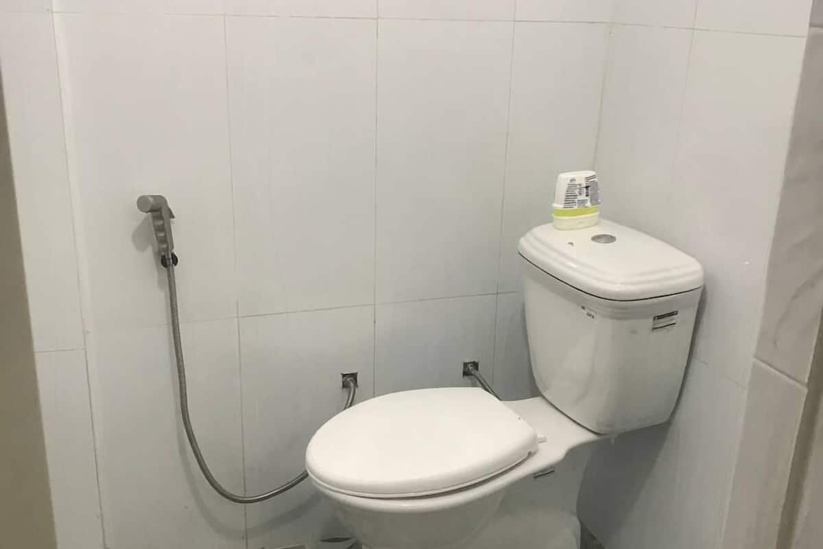 Economy Double Room, City View | Bathroom