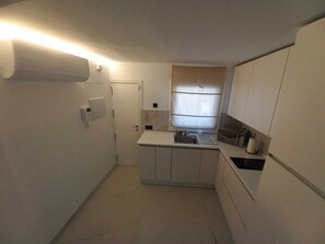 Private kitchen - APARTMENT 3 HOUSE PUERTA DE ALMODOVAR (Córdoba)