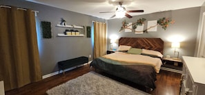 3 chambres, bureau, fer et planche à repasser, accès au Wi-Fi (inclus)