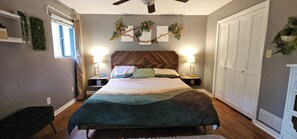 3 habitaciones, escritorio, tabla de planchar con plancha y wifi gratis 