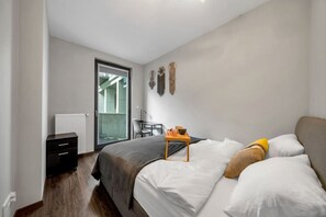 1 chambre, bureau, fer et planche à repasser, Wi-Fi gratuit